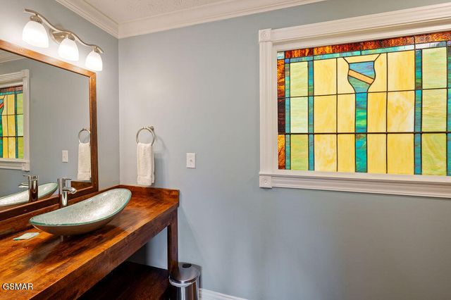 1106 Tanrac Trail, Gatlinburg, TN 37738