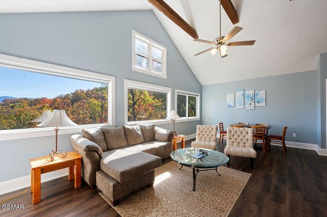 1106 Tanrac Trail, Gatlinburg, TN 37738