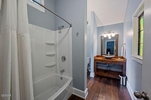 1106 Tanrac Trail, Gatlinburg, TN 37738