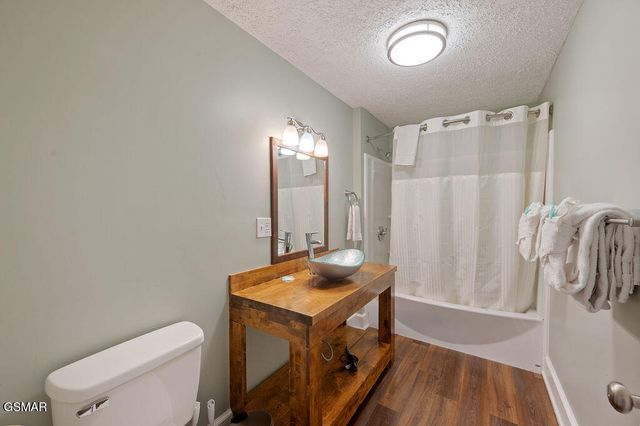 1106 Tanrac Trail, Gatlinburg, TN 37738