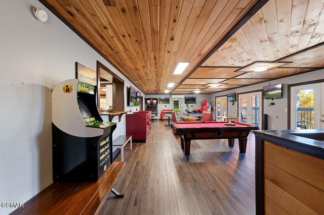 1106 Tanrac Trail, Gatlinburg, TN 37738