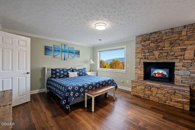 1106 Tanrac Trail, Gatlinburg, TN 37738