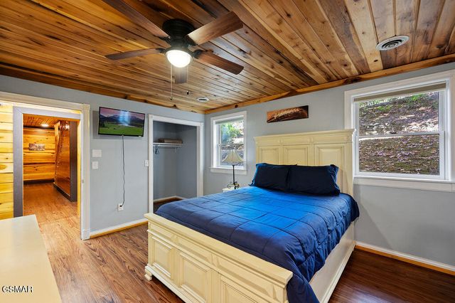 1106 Tanrac Trail, Gatlinburg, TN 37738