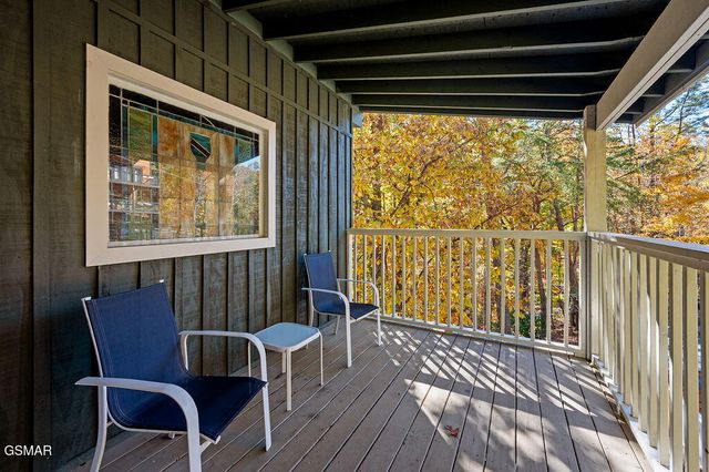 1106 Tanrac Trail, Gatlinburg, TN 37738