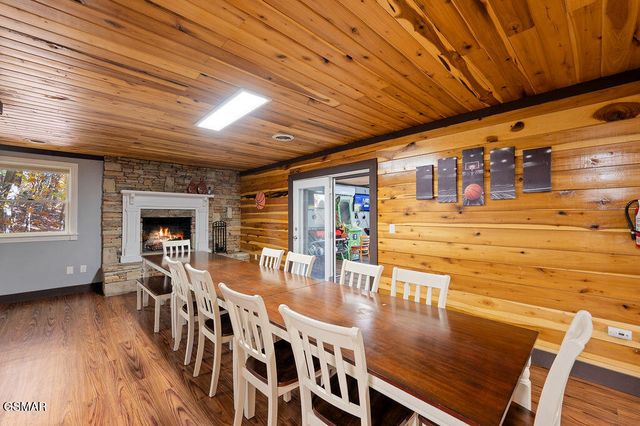 1106 Tanrac Trail, Gatlinburg, TN 37738