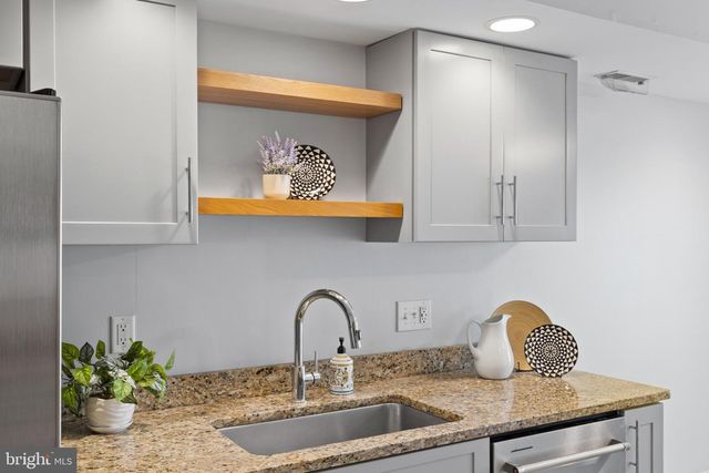 1104 S CURLEY ST, Baltimore, MD 21224