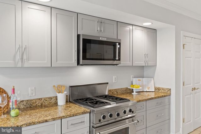 1104 S CURLEY ST, Baltimore, MD 21224