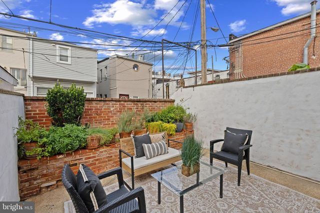1104 S CURLEY ST, Baltimore, MD 21224