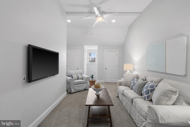 1104 S CURLEY ST, Baltimore, MD 21224