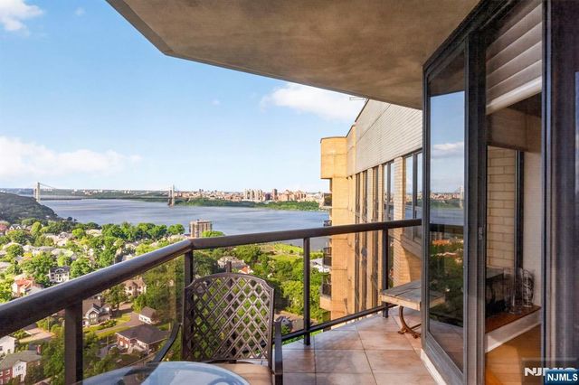 900 Palisade Avenue 2403, Fort Lee, NJ 07024