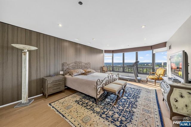 900 Palisade Avenue 2403, Fort Lee, NJ 07024