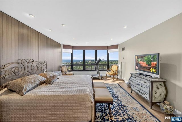 900 Palisade Avenue 2403, Fort Lee, NJ 07024