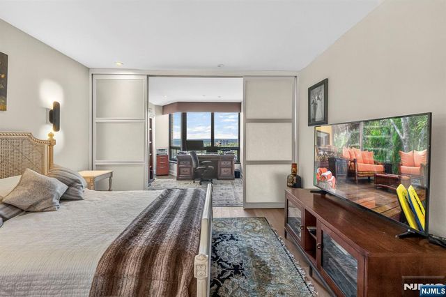 900 Palisade Avenue 2403, Fort Lee, NJ 07024