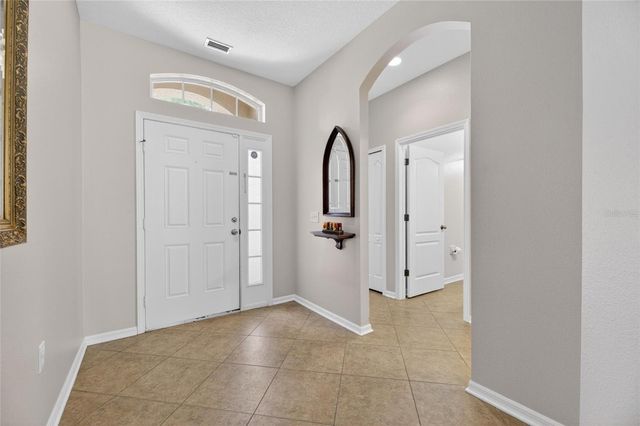 211 WESTCHESTER HILLS LANE, Valrico, FL 33594