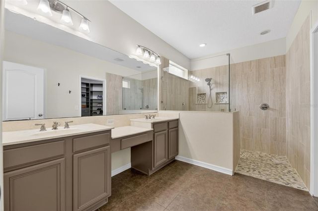 211 WESTCHESTER HILLS LANE, Valrico, FL 33594