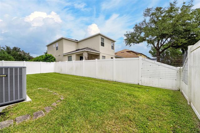 211 WESTCHESTER HILLS LANE, Valrico, FL 33594