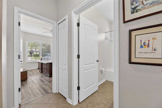 211 WESTCHESTER HILLS LANE, Valrico, FL 33594