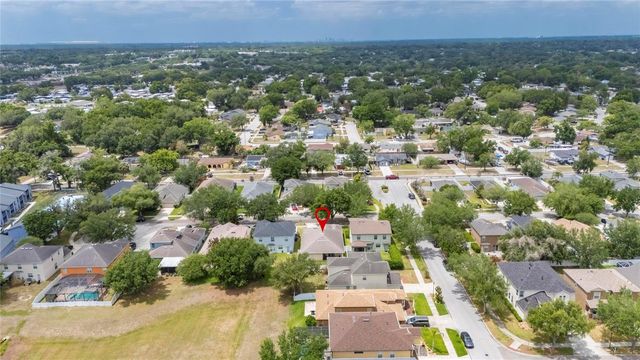 211 WESTCHESTER HILLS LANE, Valrico, FL 33594