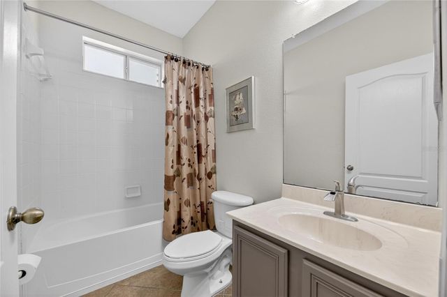 211 WESTCHESTER HILLS LANE, Valrico, FL 33594