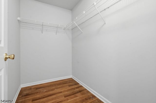9 Bridgepointe Dr, Old Bridge Twp., NJ 08879