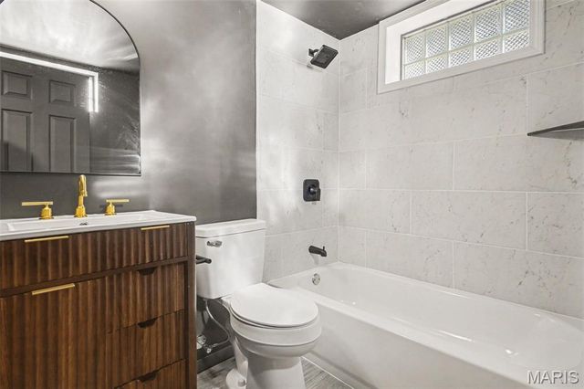 10401 Lilac Avenue, St Louis, MO 63137