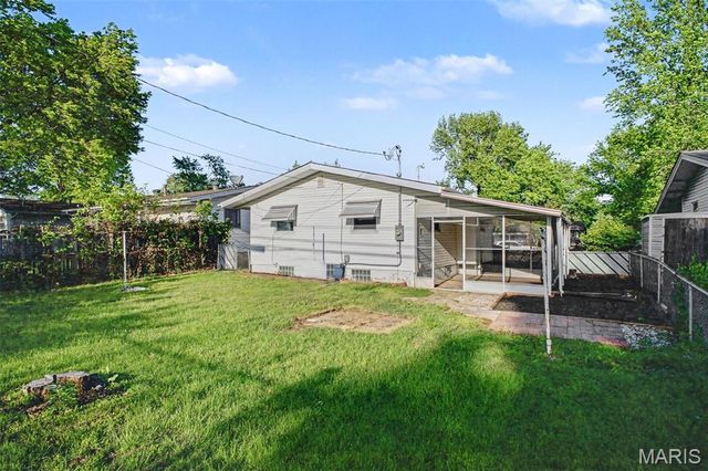 10401 Lilac Avenue, St Louis, MO 63137
