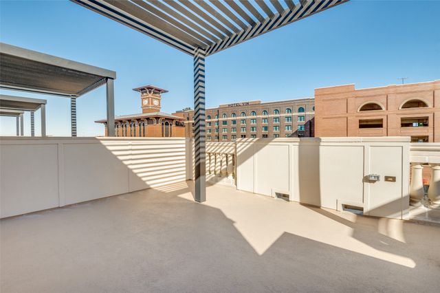 218 E Dallas Road 102, Grapevine, TX 76051