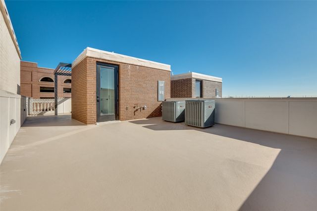 218 E Dallas Road 102, Grapevine, TX 76051