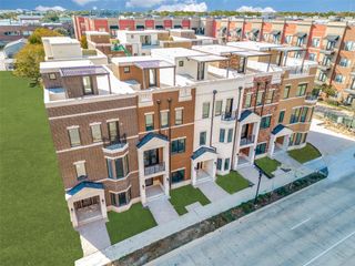 218 E Dallas Road 102, Grapevine, TX 76051