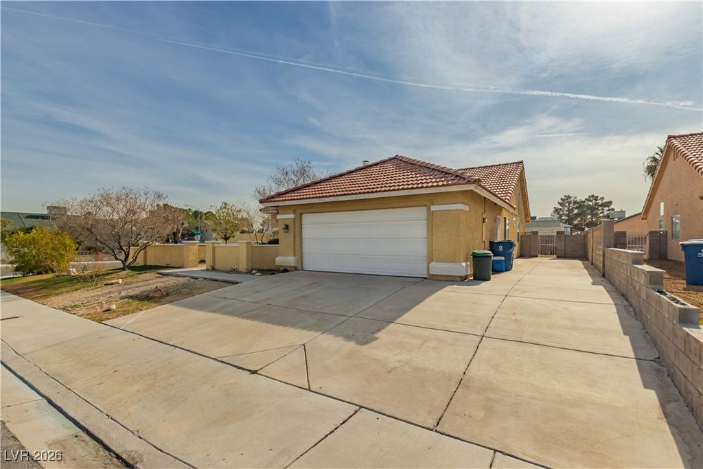 Image 2 of property listing at 5877 Cherry Falls Court, Las Vegas, NV 89130