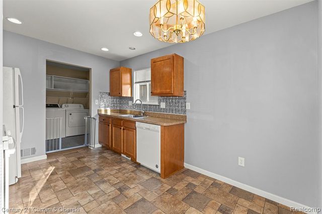 9449 Sylvia, Taylor, MI 48180