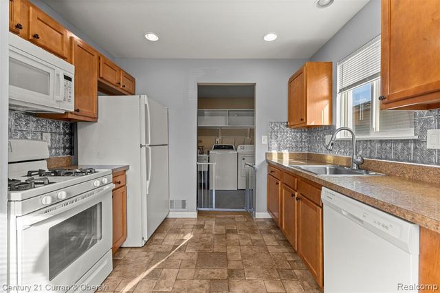 9449 Sylvia, Taylor, MI 48180