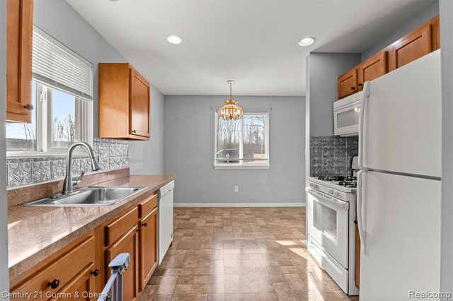 9449 Sylvia, Taylor, MI 48180