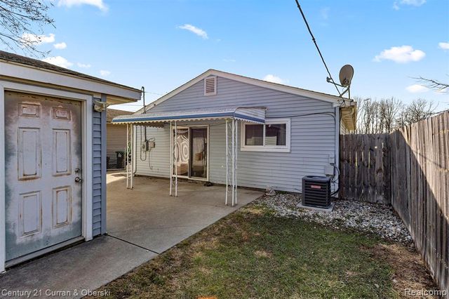 9449 Sylvia, Taylor, MI 48180