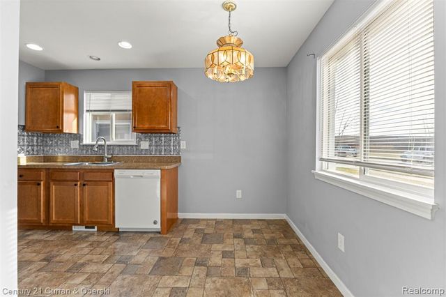 9449 Sylvia, Taylor, MI 48180