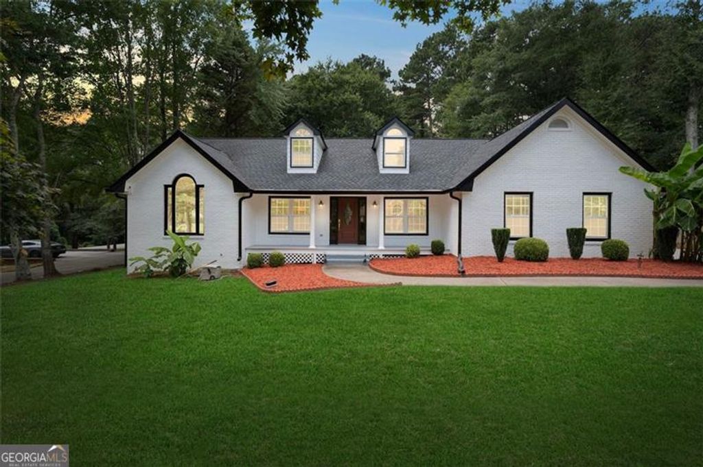 3895 MARHAM PARK Circle, Loganville, GA 30052