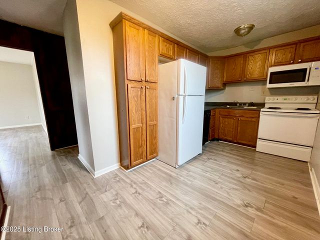 434 Randolph Ave 202, Clarksville, IN 47129