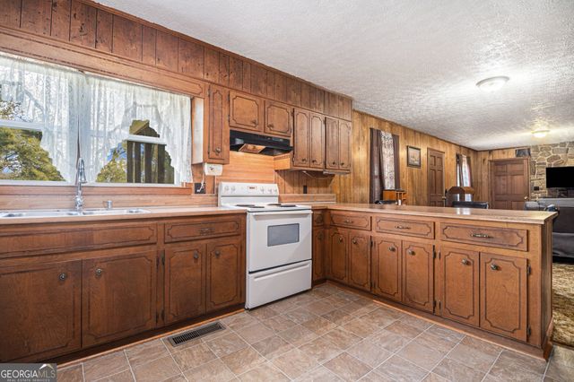 6741 Fairmount Highway SE, Calhoun, GA 30701