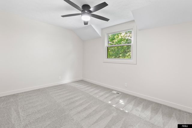 217 S 155th Avenue, Omaha, NE 68154