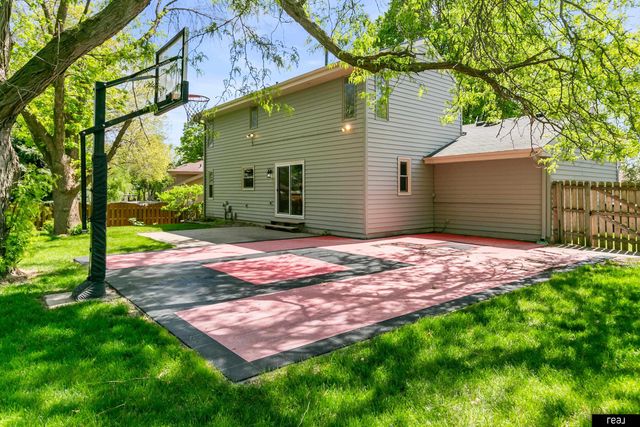 217 S 155th Avenue, Omaha, NE 68154
