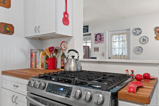 415 KATE SCHENCK AVE, San Antonio, TX 78223