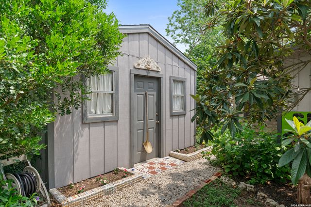 415 KATE SCHENCK AVE, San Antonio, TX 78223