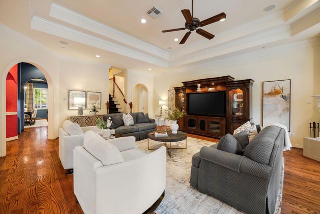 1226 Mickey Way, Spring Valley Village, TX 77055