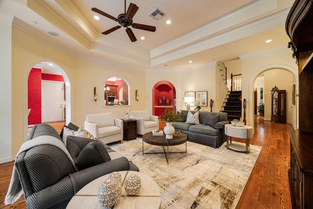 1226 Mickey Way, Spring Valley Village, TX 77055