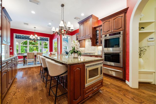 1226 Mickey Way, Spring Valley Village, TX 77055