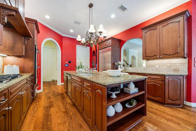 1226 Mickey Way, Spring Valley Village, TX 77055