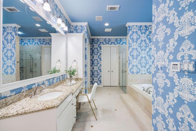 1226 Mickey Way, Spring Valley Village, TX 77055