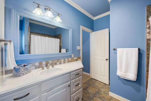 1226 Mickey Way, Spring Valley Village, TX 77055