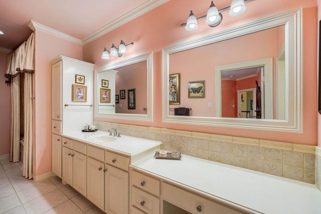 1226 Mickey Way, Spring Valley Village, TX 77055