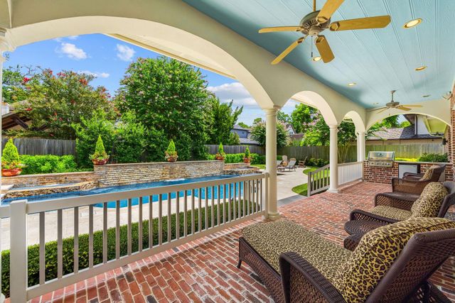 1226 Mickey Way, Spring Valley Village, TX 77055
